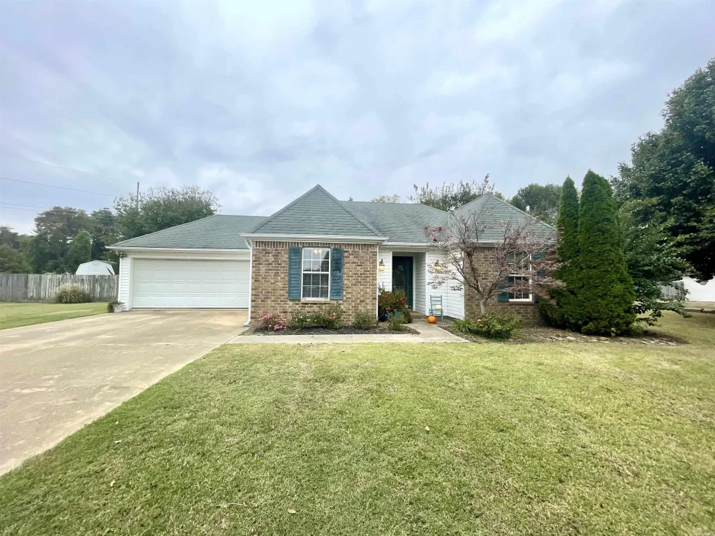 208 James Paul Lane, Trumann