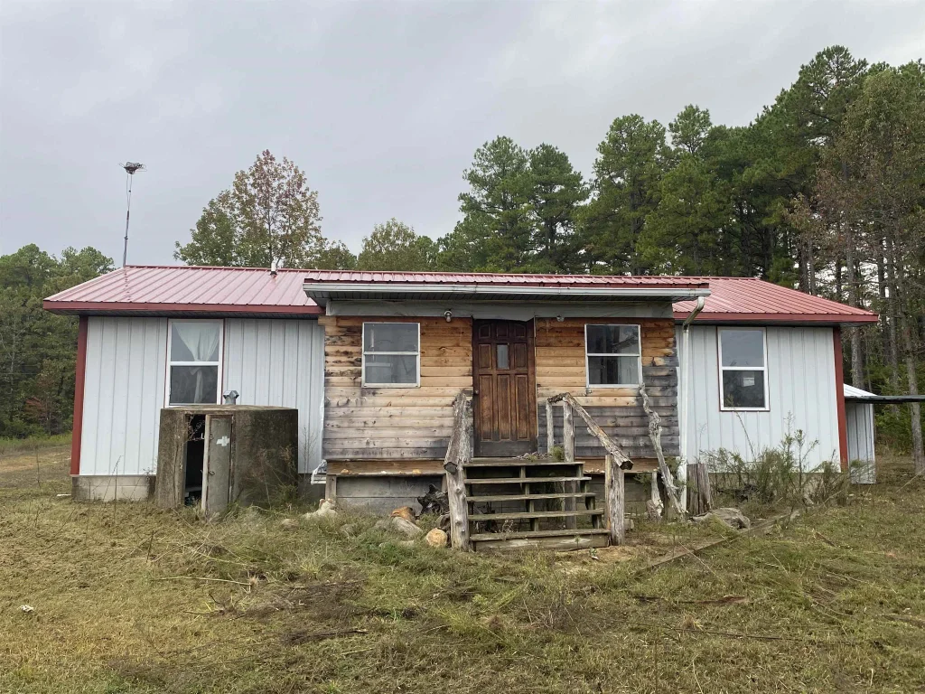 2563 County Road 213, Calico Rock