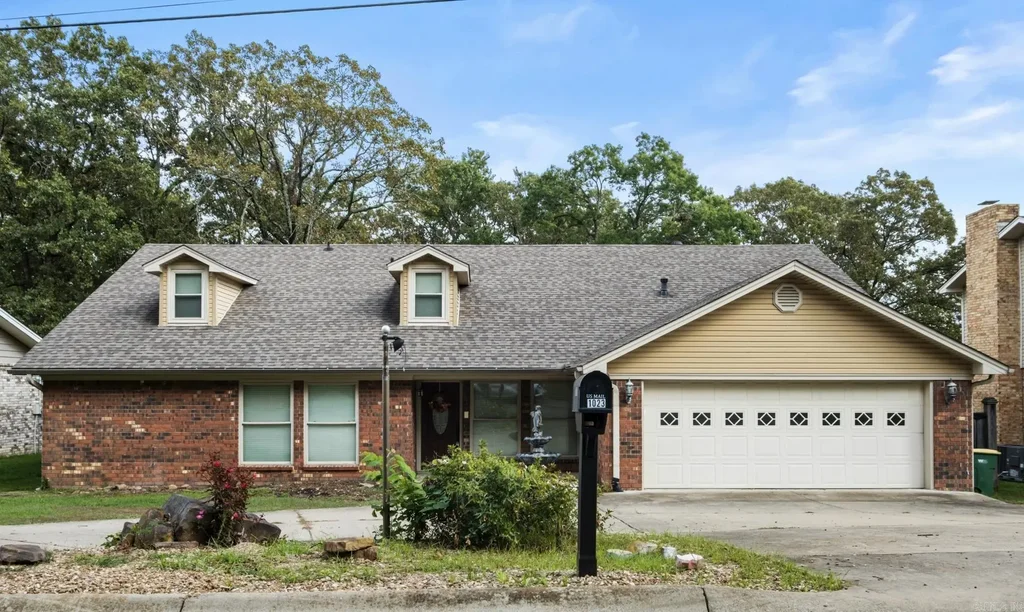 1023 S Claremont Avenue, Sherwood