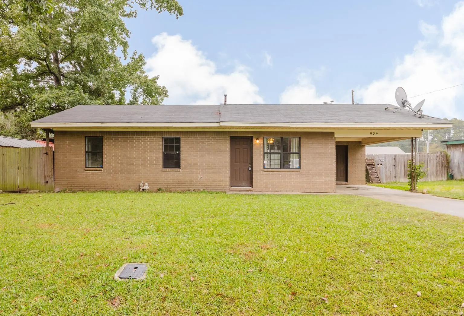 904 Poplar Drive, Star City