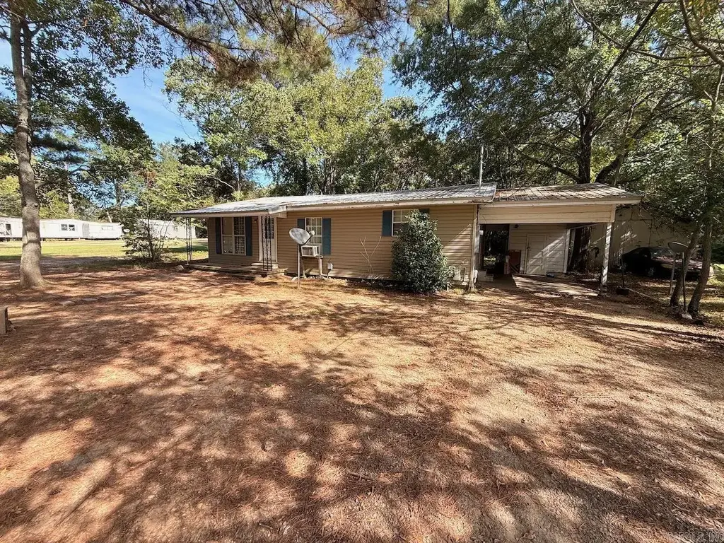 1128 N Samuel, Monticello