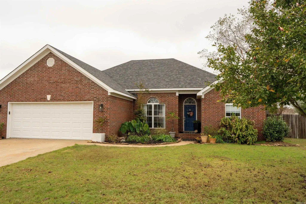 2306 Orleans Place, Searcy