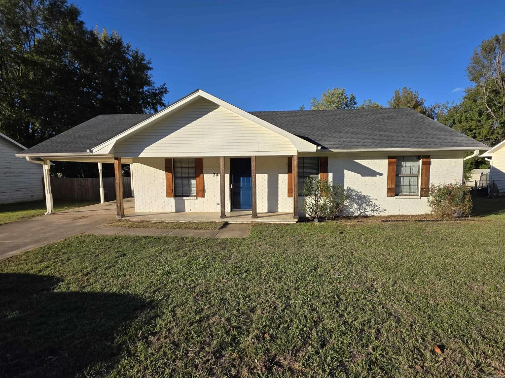 74 Pond Street, Cabot