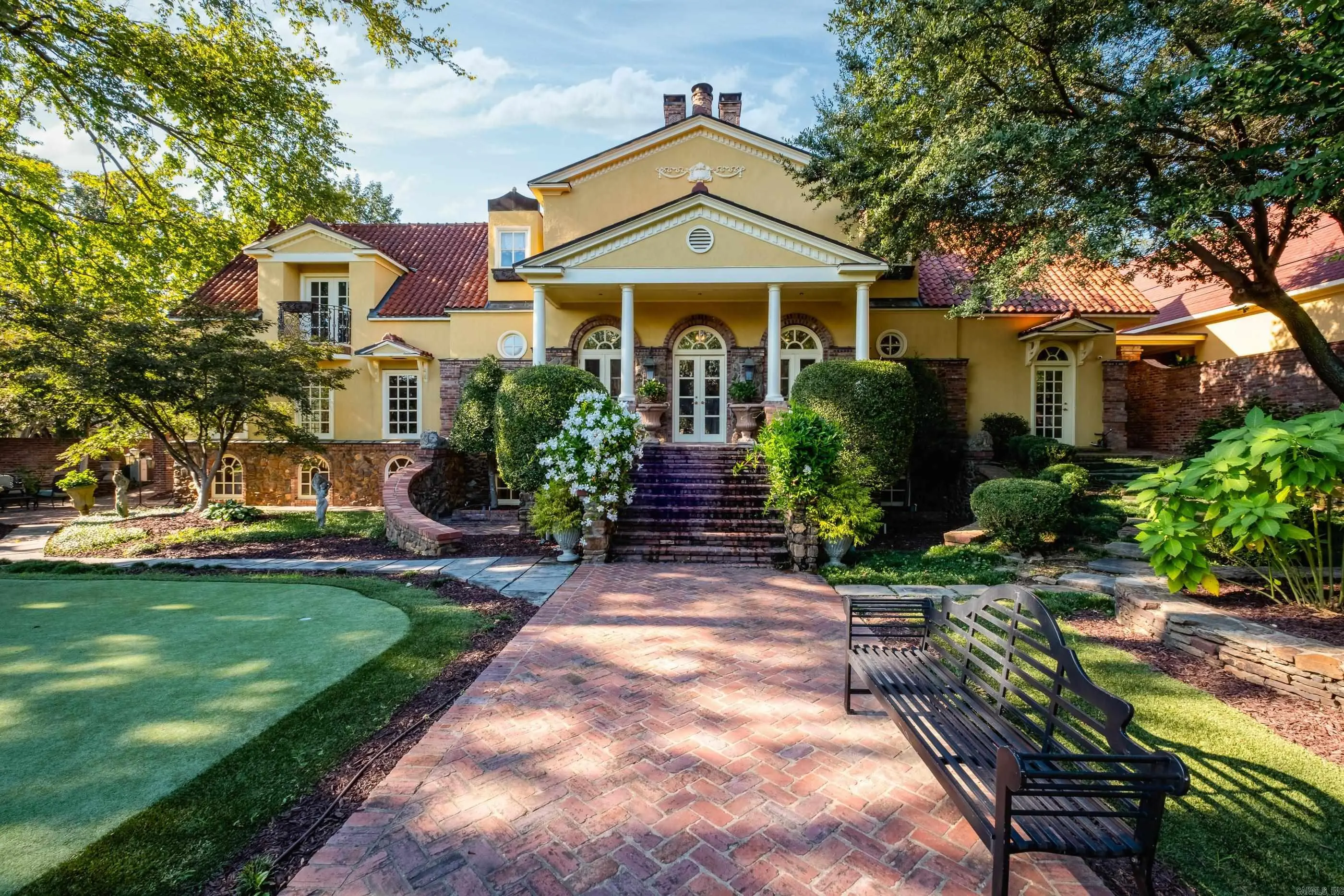 200 Ridgeway Drive, Little Rock