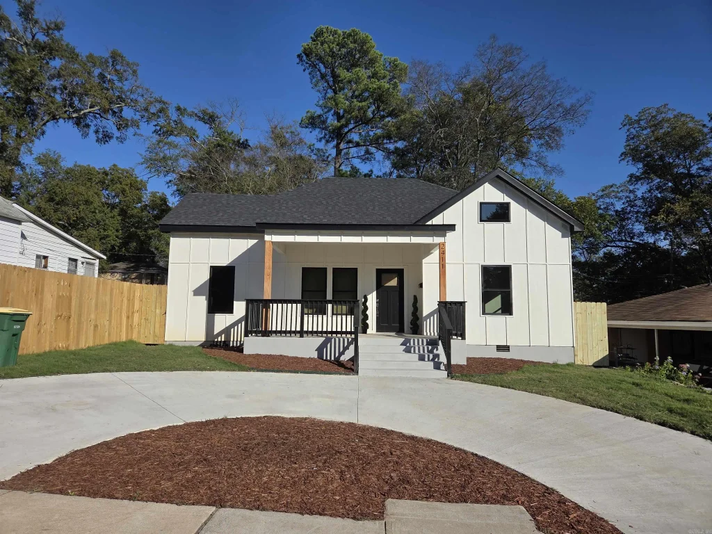 2411 S Schiller, Little Rock