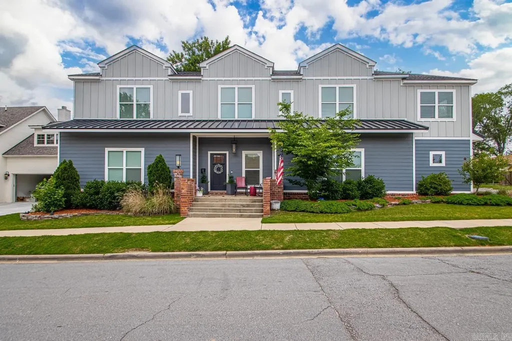 305 W Cross Street, Benton