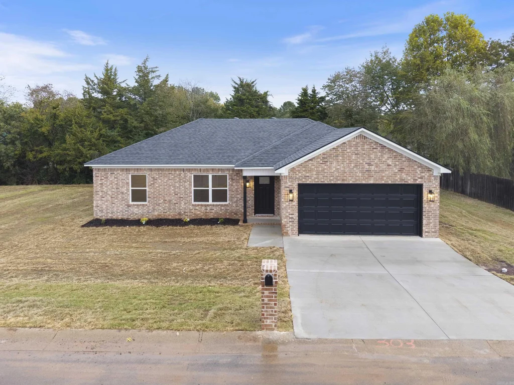 303 Parkway Avenue, Morrilton