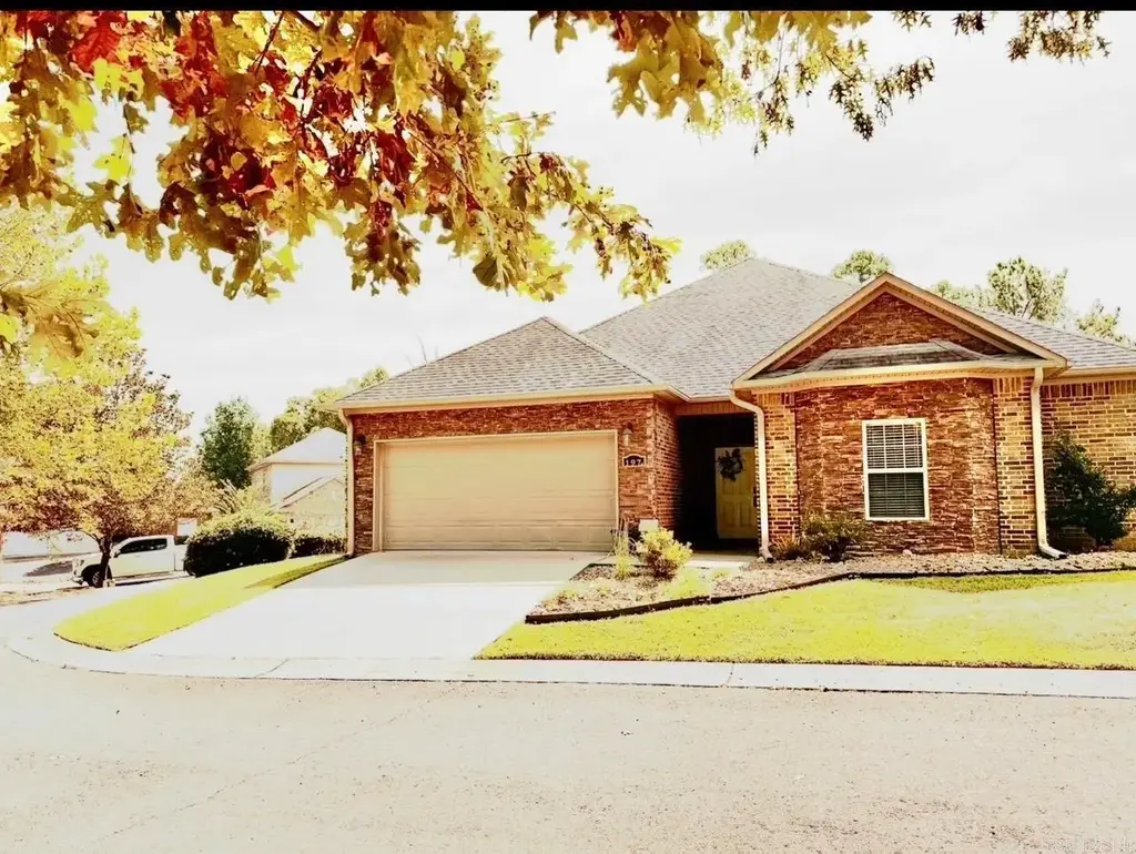 197 E Catherine Heights, Hot Springs
