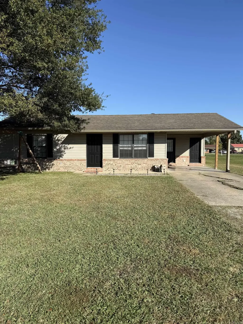 1100 E Margaret Street, Piggott