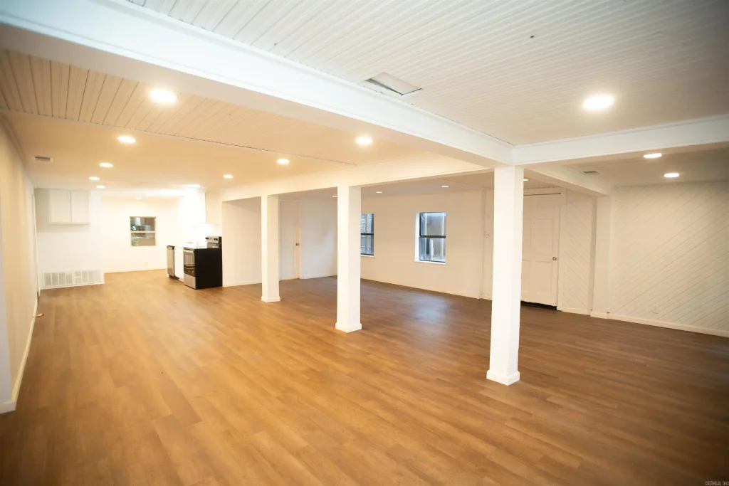 13118 Old River Drive, Scott