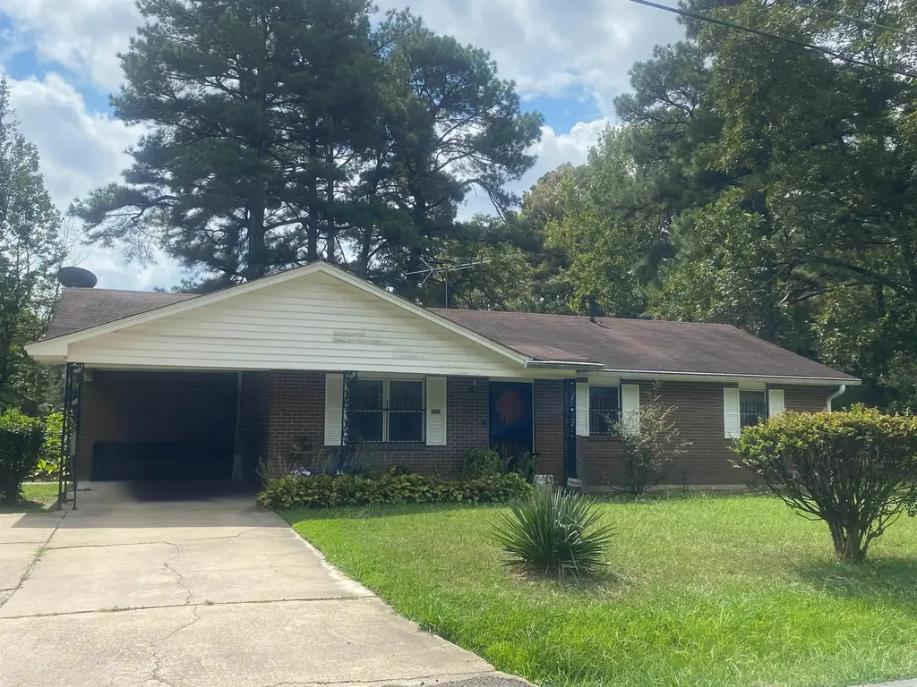 920 E 38th Ave, Pine Bluff