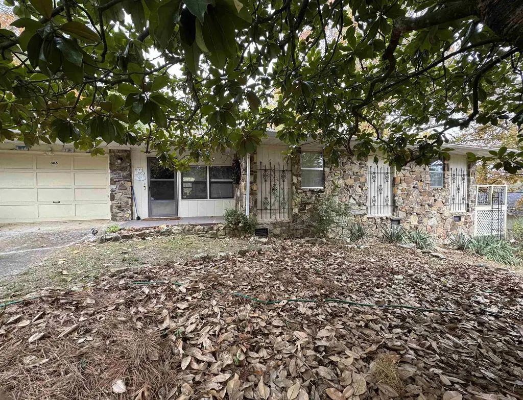 306 Amethyst Lane, Horseshoe Bend