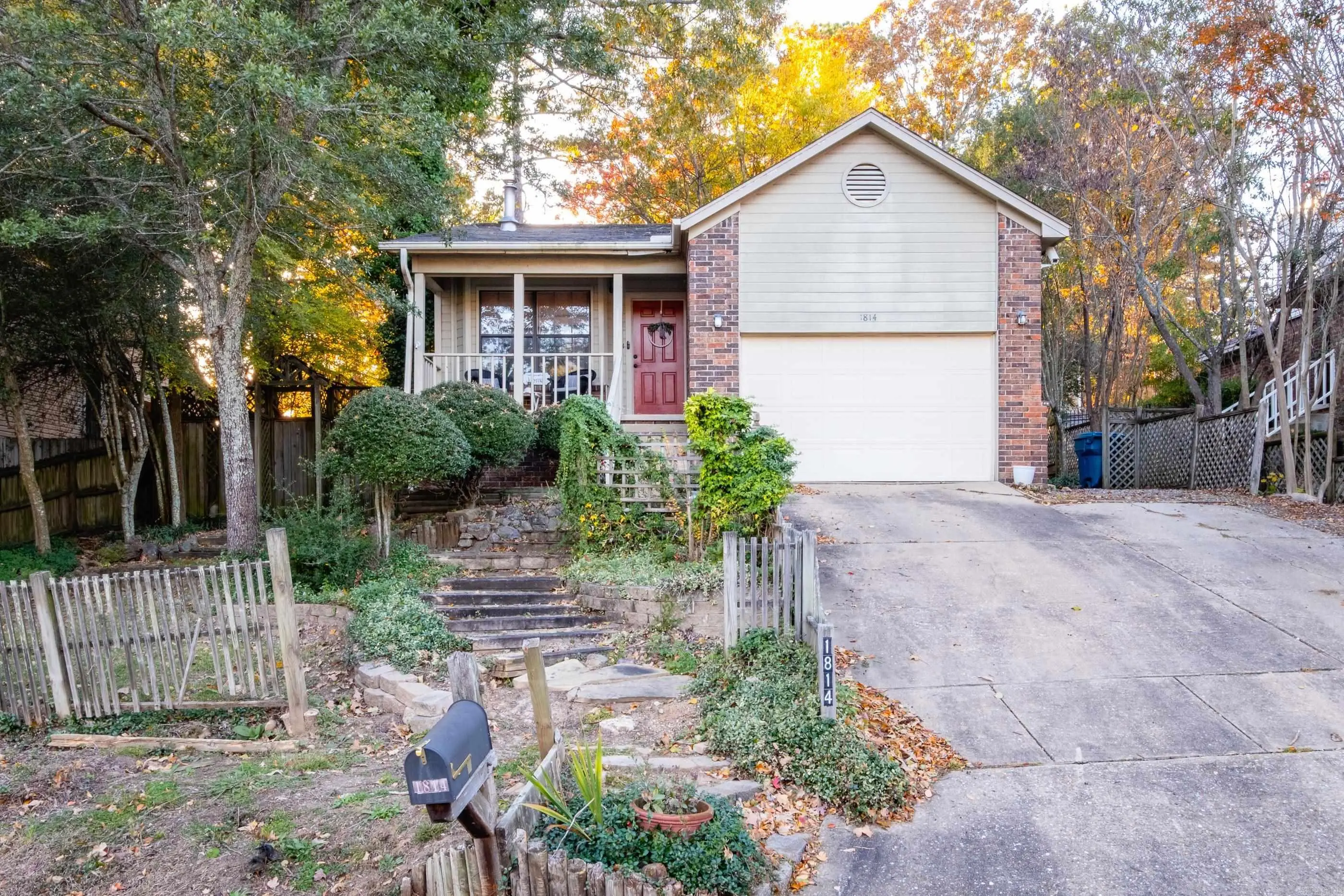 1814 Calgary Trail, Little Rock