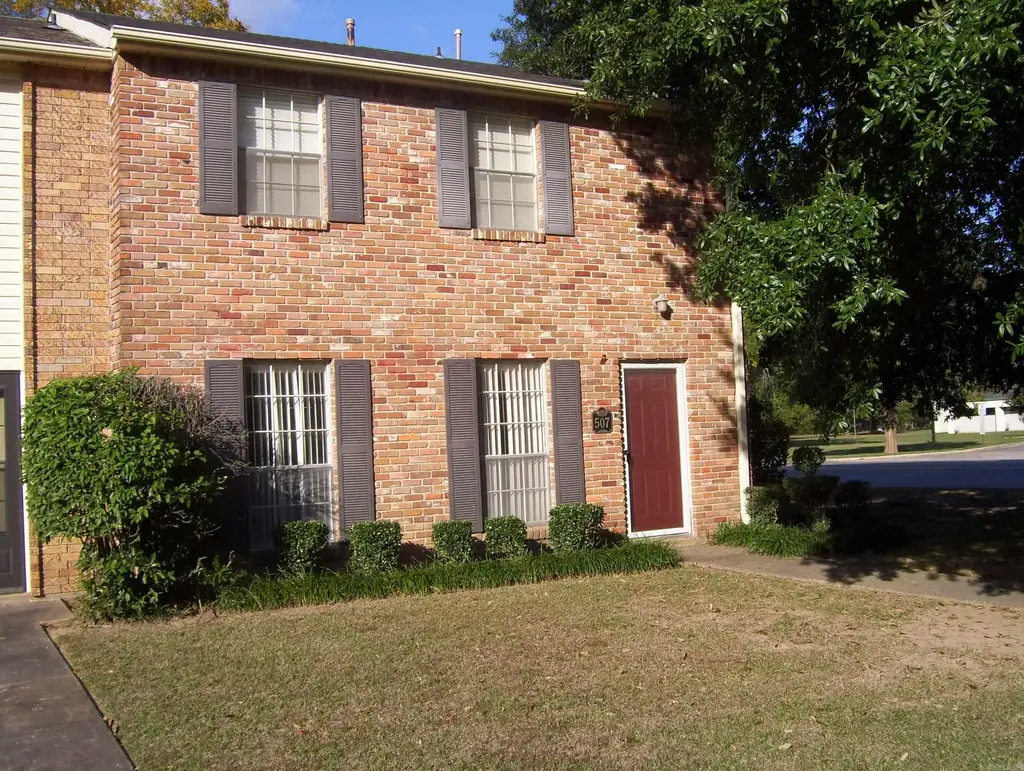507 Greenbriar Drive, Pine Bluff