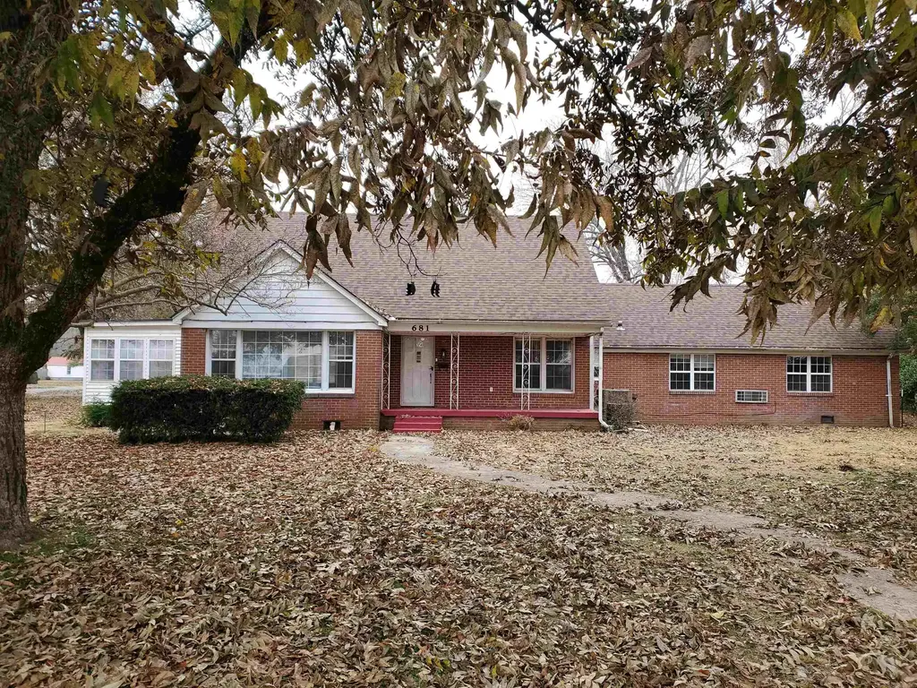 681 S Garfield Street, Piggott