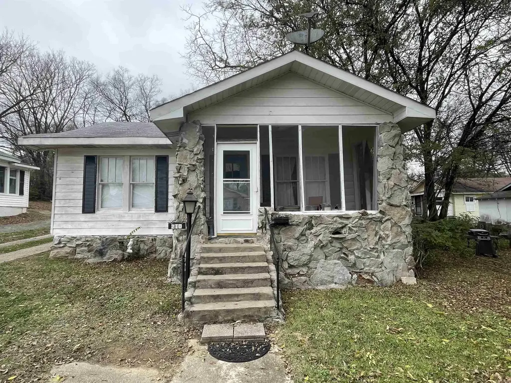 208 Alcorn Street, Hot Springs