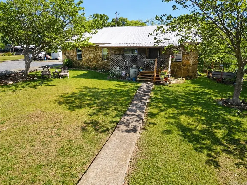 181 Trout Farm Road, Marshall