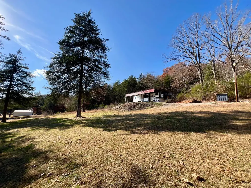 165 River Road, Hardy