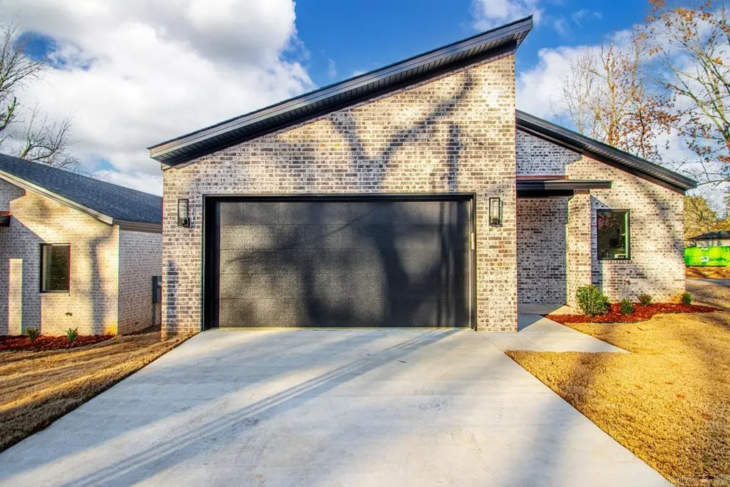 2100 Junior Deputy Road, Little Rock