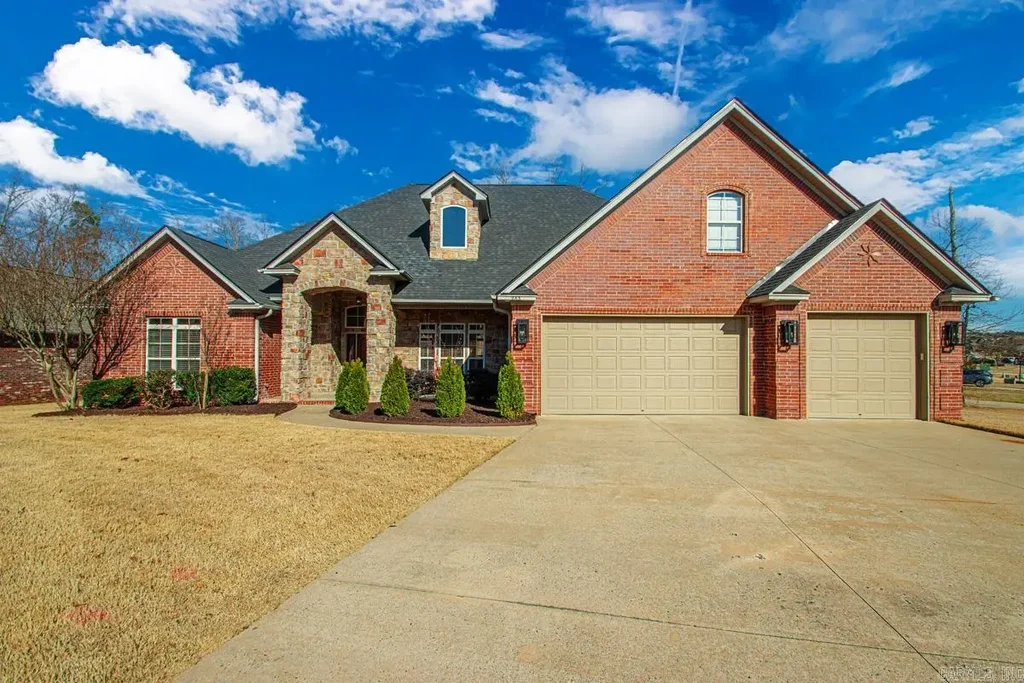 283 Lake Valley Drive, Maumelle