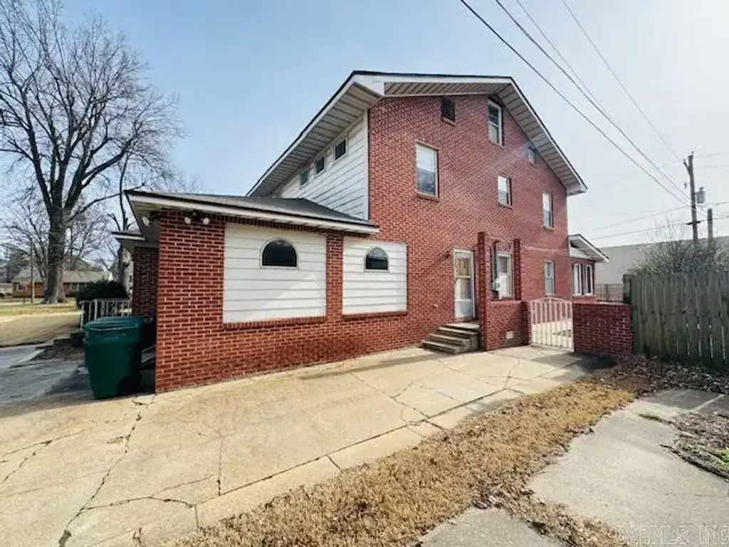 305 W Hardin Street, Blytheville