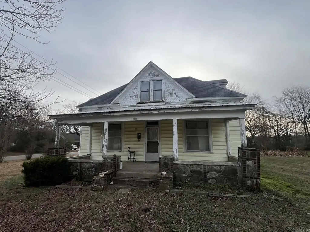1211 S Ninth St, Mena