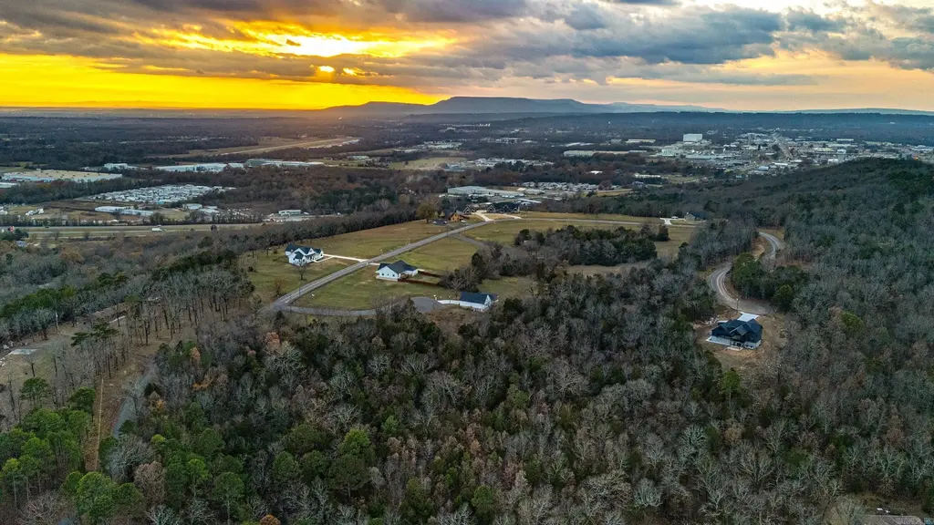 450 Apple Lane, Russellville