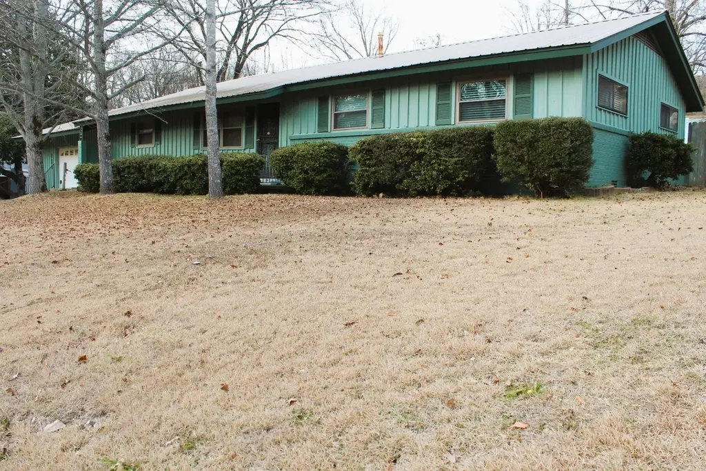 124 Valley Drive, Helena