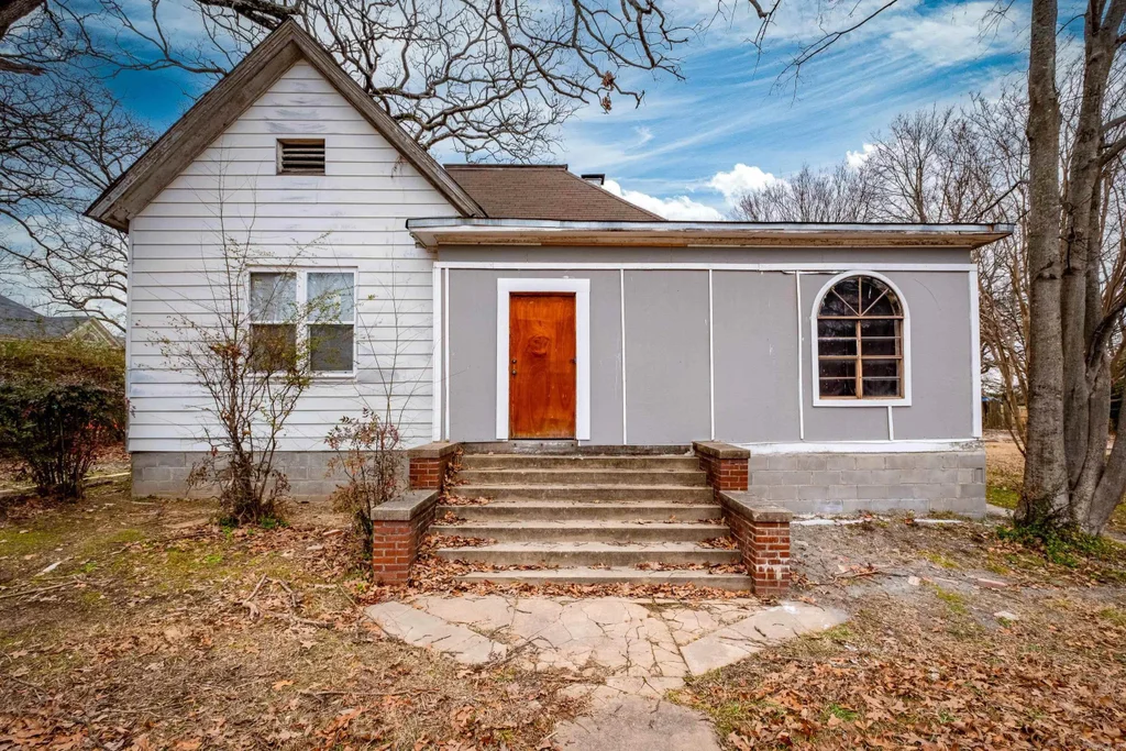 3724 W 10th Street, Little Rock