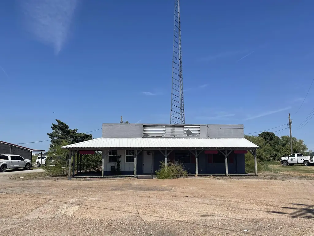 8016 Hwy 49, Waldenburg