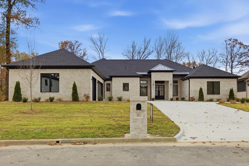 311 Devoe Bend Drive, Maumelle