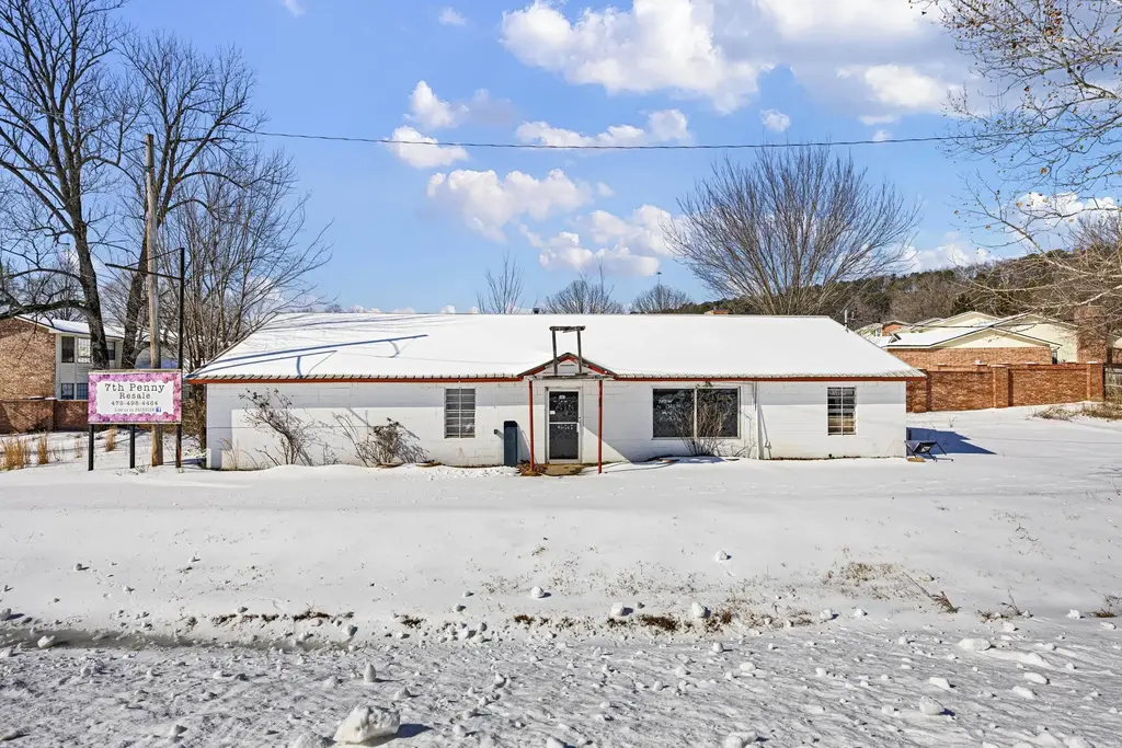 5187 N Arkansas Ave, Russellville
