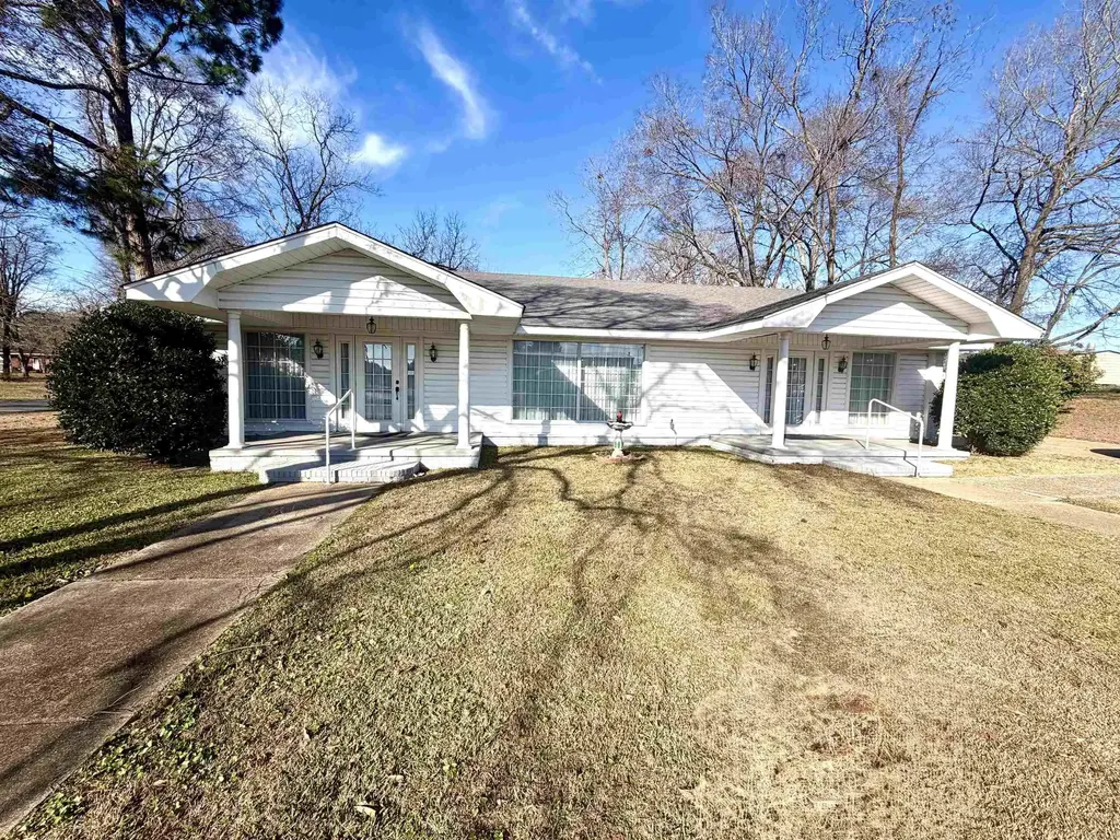 110 W 2nd Street, Junction City