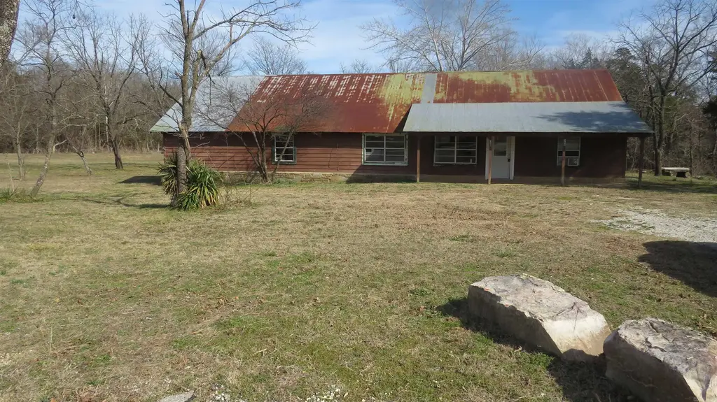 360 Happy Hollow Road, Timbo