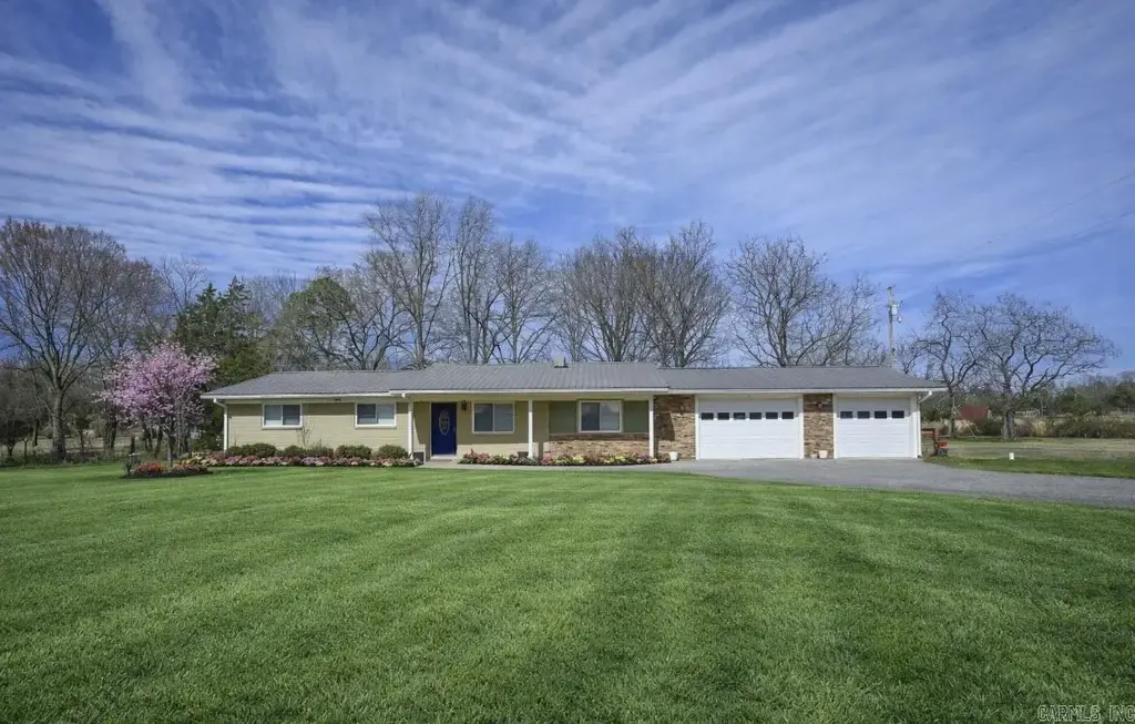 3651 Highway 8 E, Mena