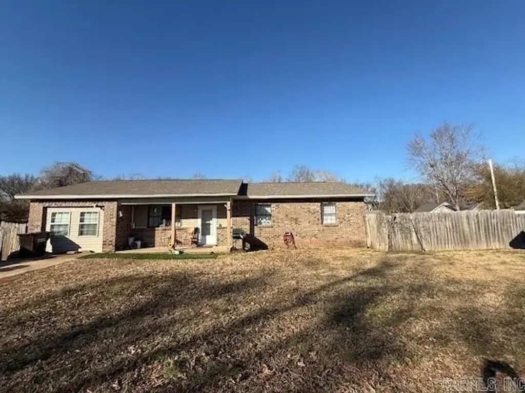 613 Valley Drive, Russellville