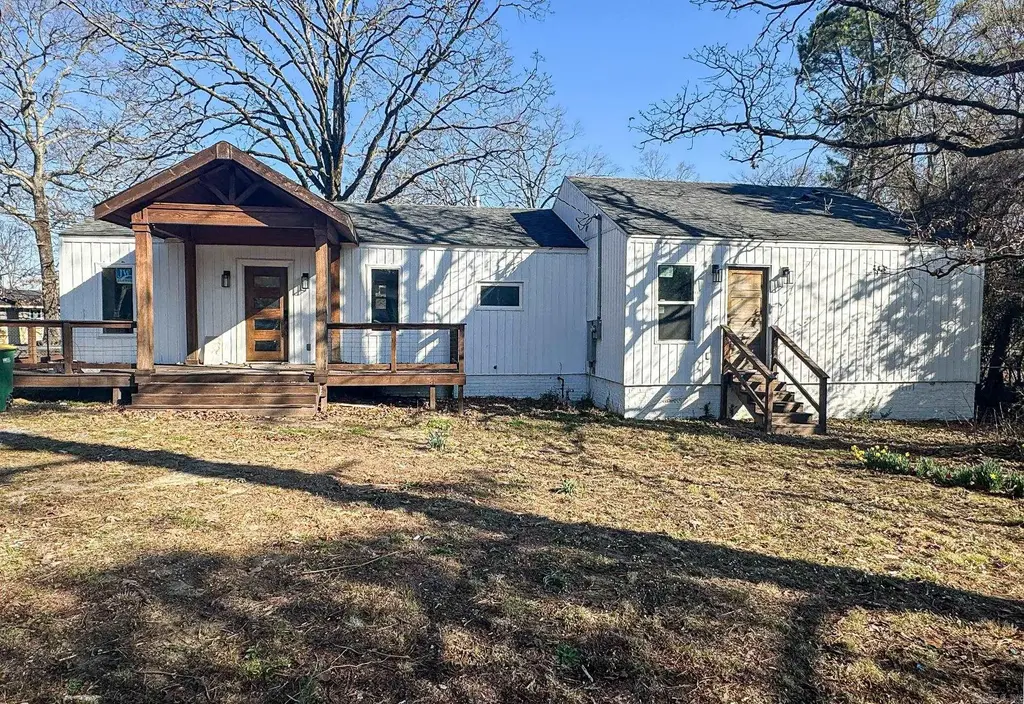 601 Hillcrest Road, Sherwood