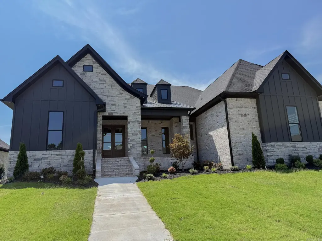 1635 Dolphin Drive, Conway