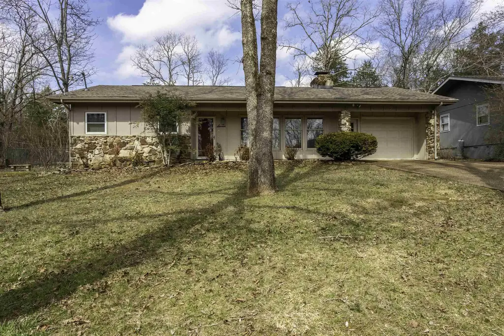 7 Winnebago Drive, Cherokee Village