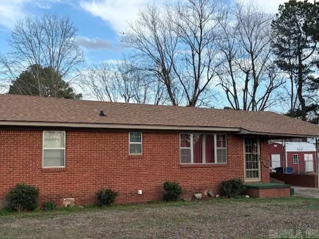 609 S Clayton Street, Rector