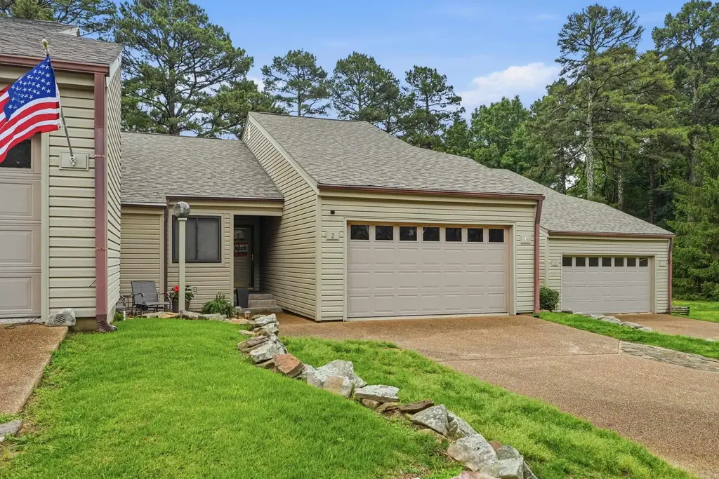 601 Woodlawn Dr #2, Fairfield Bay
