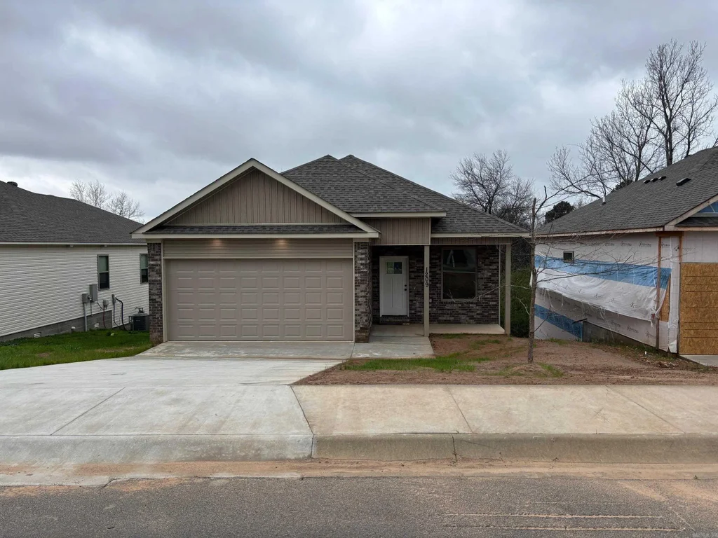 1209 W. 52nd. St., North Little Rock