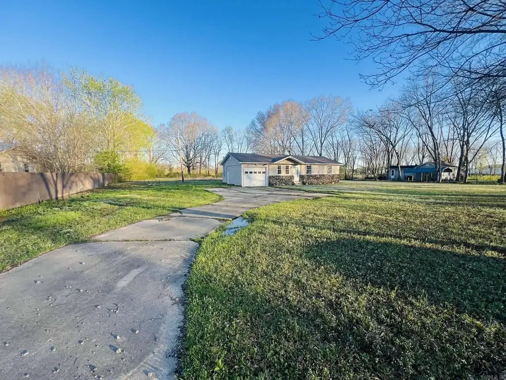 723 E Center Street, Beebe