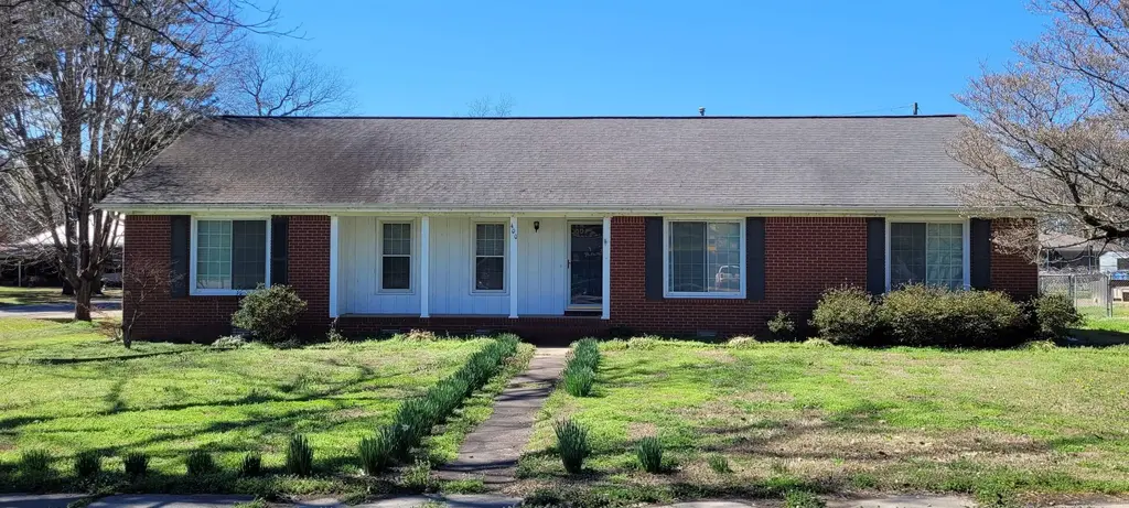 400 N Edmonds Avenue, McCrory
