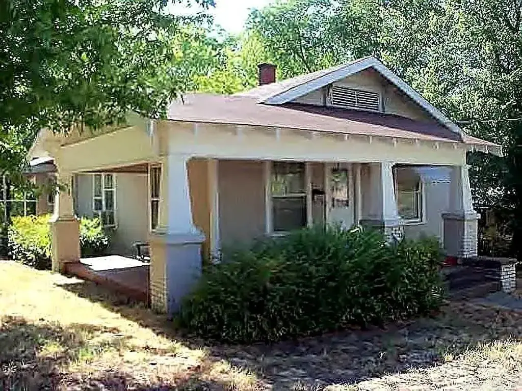 206 N Montgomery Street, Clarksville