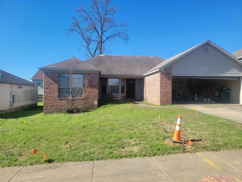 9711 Herndon, Little Rock