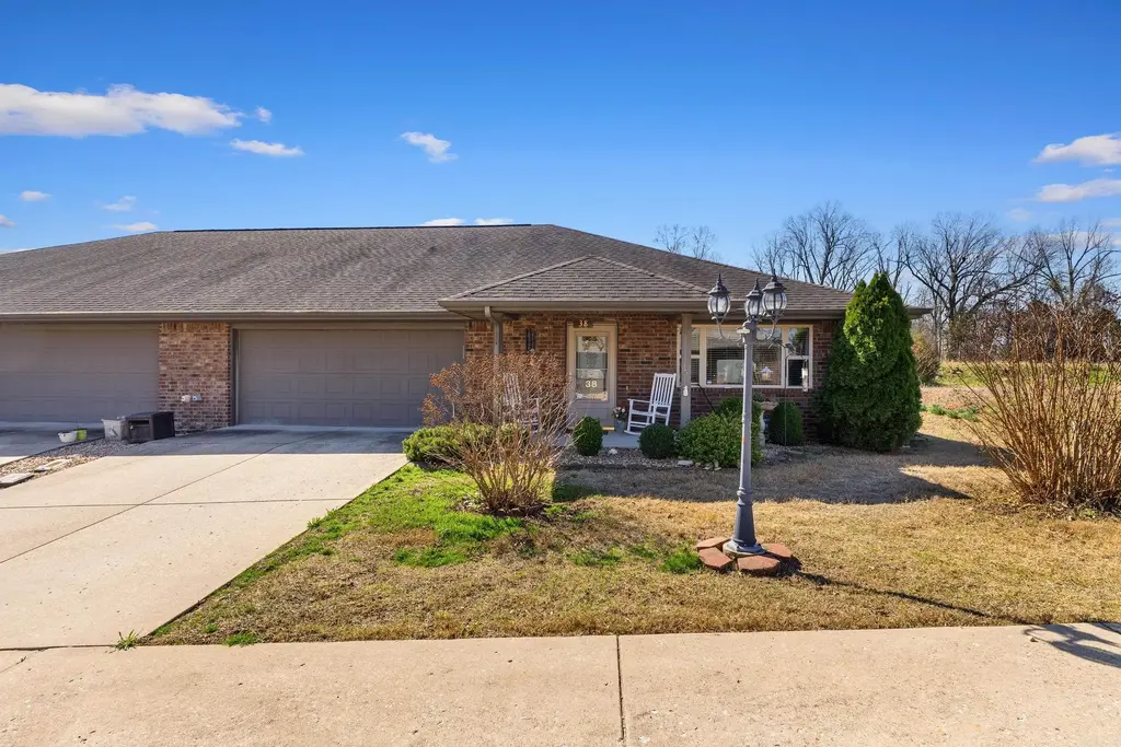 38 Devonshire Circle, Lakeview