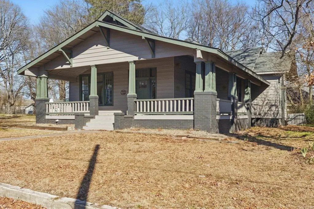 722 South Market, Benton