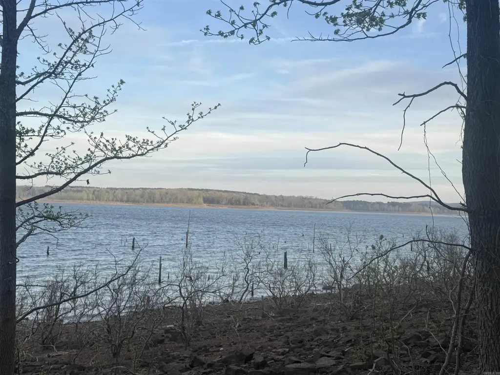 525 E Shore Drive, Drasco