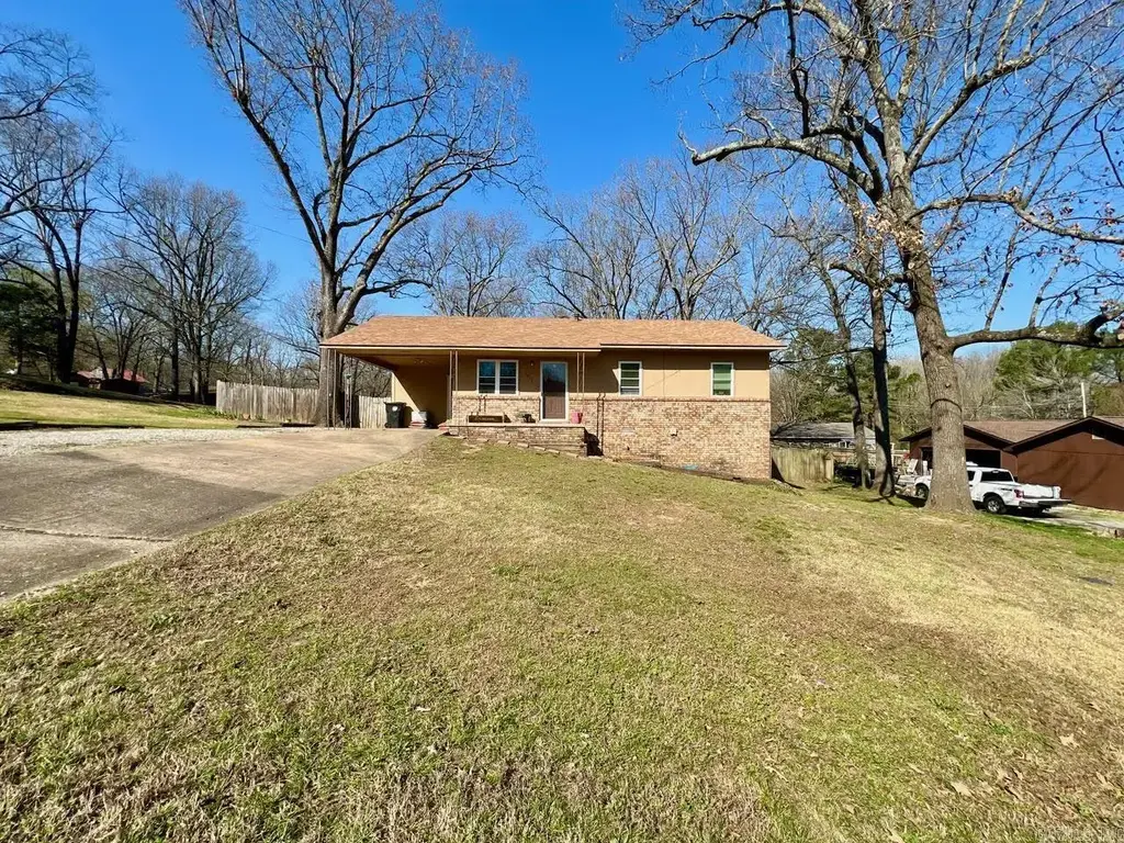 1815 N Bryant Street, Pocahontas